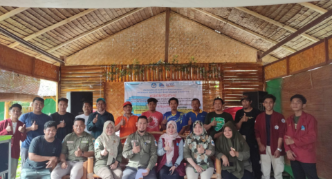 Foto Bersama TIM PKMS dengan Anggota Kelompok Tani Pada Idi Desa Sappa