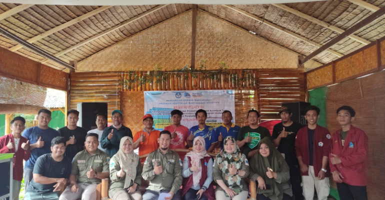 Foto Bersama TIM PKMS dengan Anggota Kelompok Tani Pada Idi Desa Sappa